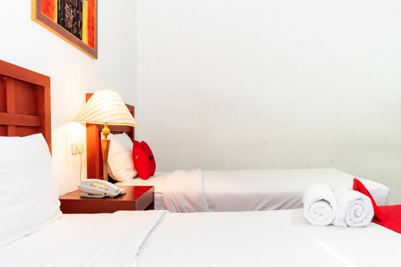 Reddoorz Plus Syariah Near Java Supermall Semarang 2 Экстерьер фото