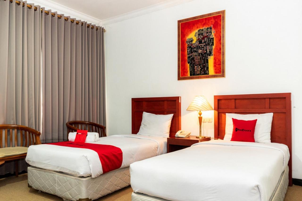 Reddoorz Plus Syariah Near Java Supermall Semarang 2 Экстерьер фото