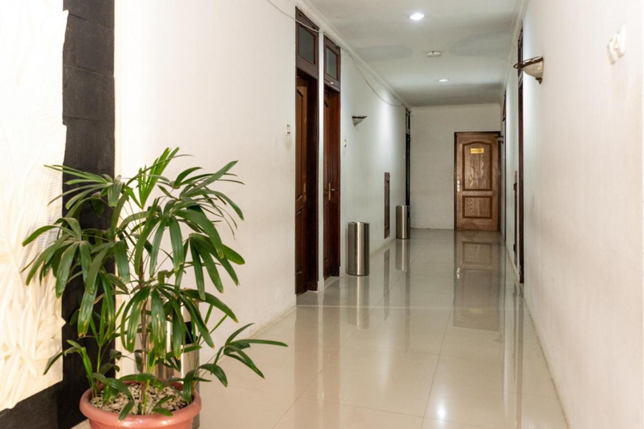 Reddoorz Plus Syariah Near Java Supermall Semarang 2 Экстерьер фото