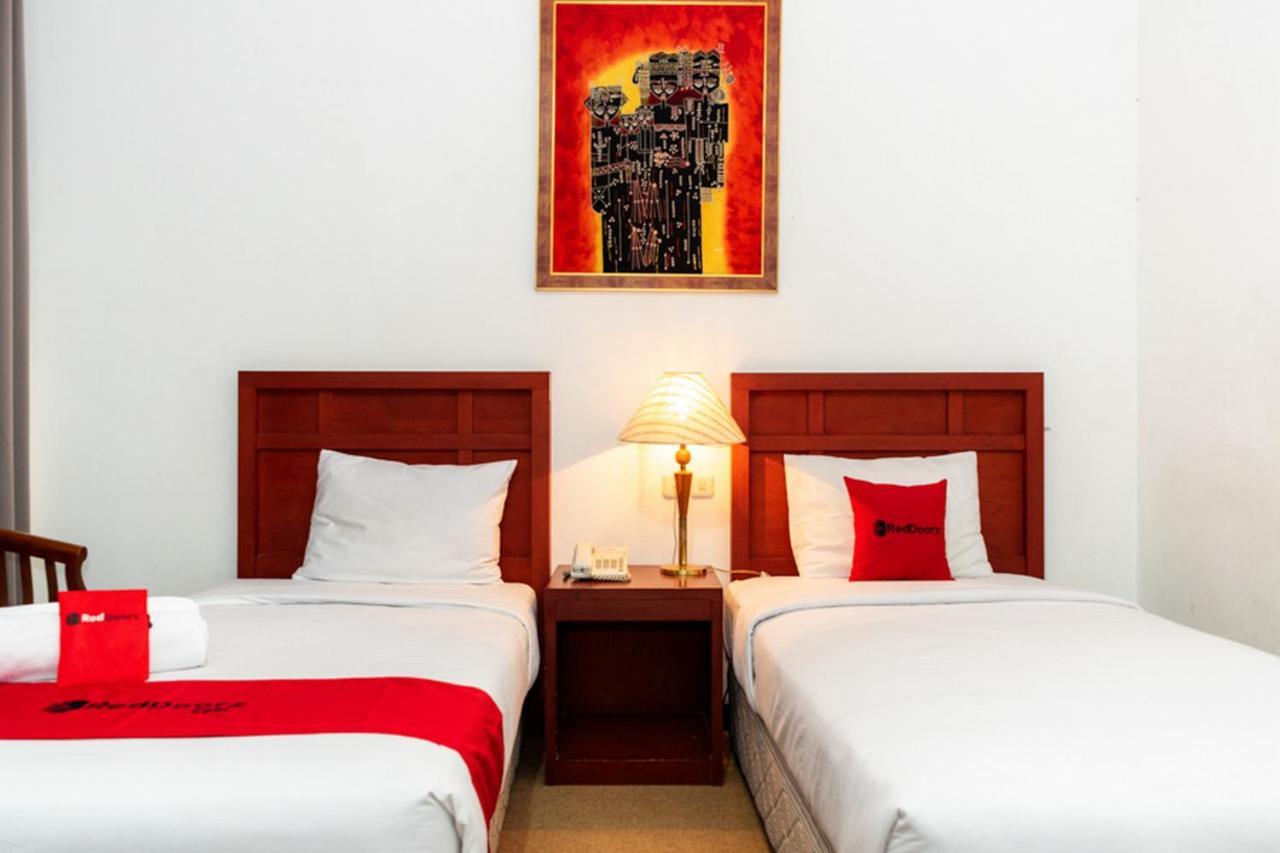 Reddoorz Plus Syariah Near Java Supermall Semarang 2 Экстерьер фото